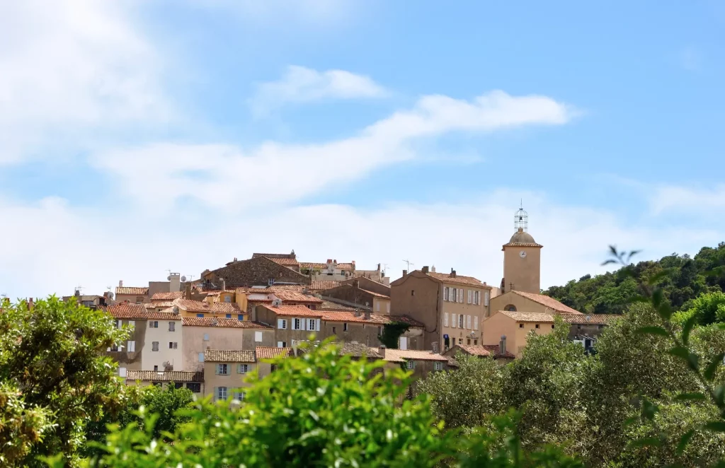 La Croix-Valmer, charmant village au coeur du Var.
