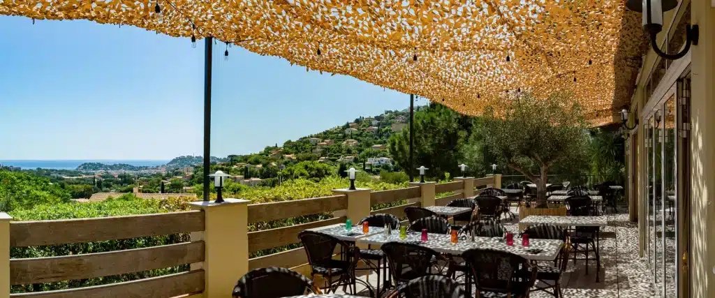 la terrasse panoramique du restaurant du camping le Cros de Mouton
