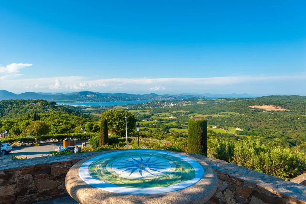 Vue sur le Golfe de Saint-Tropez depuis Gassin
